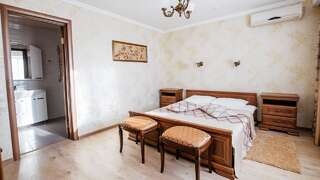 Отель Гостиница Украина Чернигов Стандартные апартаменты с 1 спальней-7