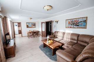 Отель Гостиница Украина Чернигов Стандартные апартаменты с 1 спальней-9
